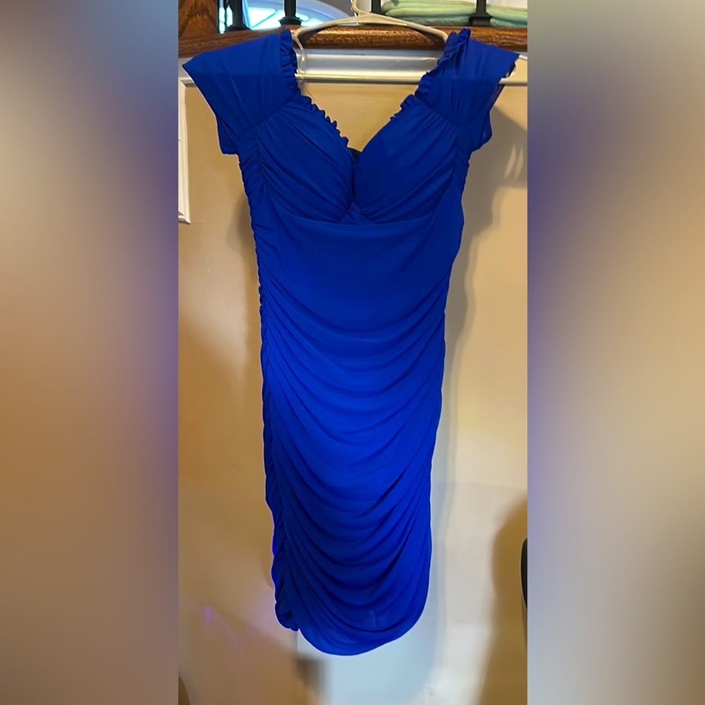 Beautiful royal blue off the shoulder Windsor dress. Size medium. Worn once.